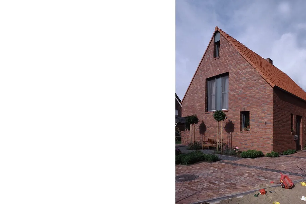 Gartenansicht mit Firstverglasung